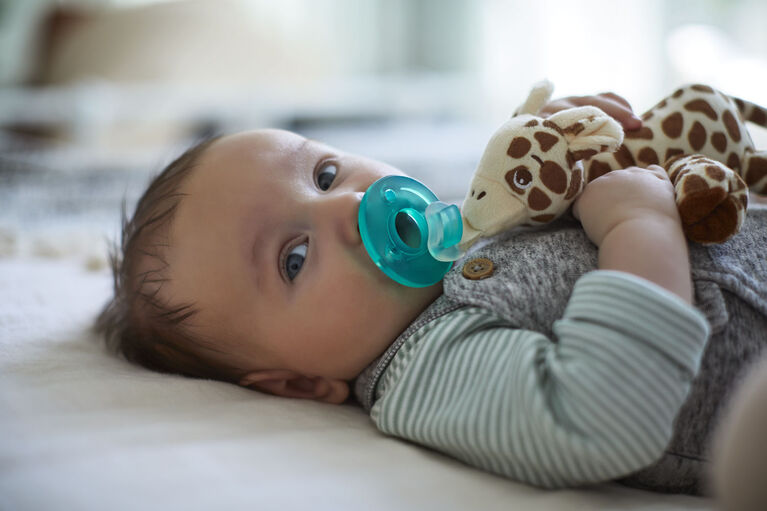 Zooawa Loveys for Baby - Porte-tétine en forme de girafe avec peluche  amovible et amovible - Sucette de Noël pour nourrissons, garçons, enfants  et filles de 0 à 36 mois : 